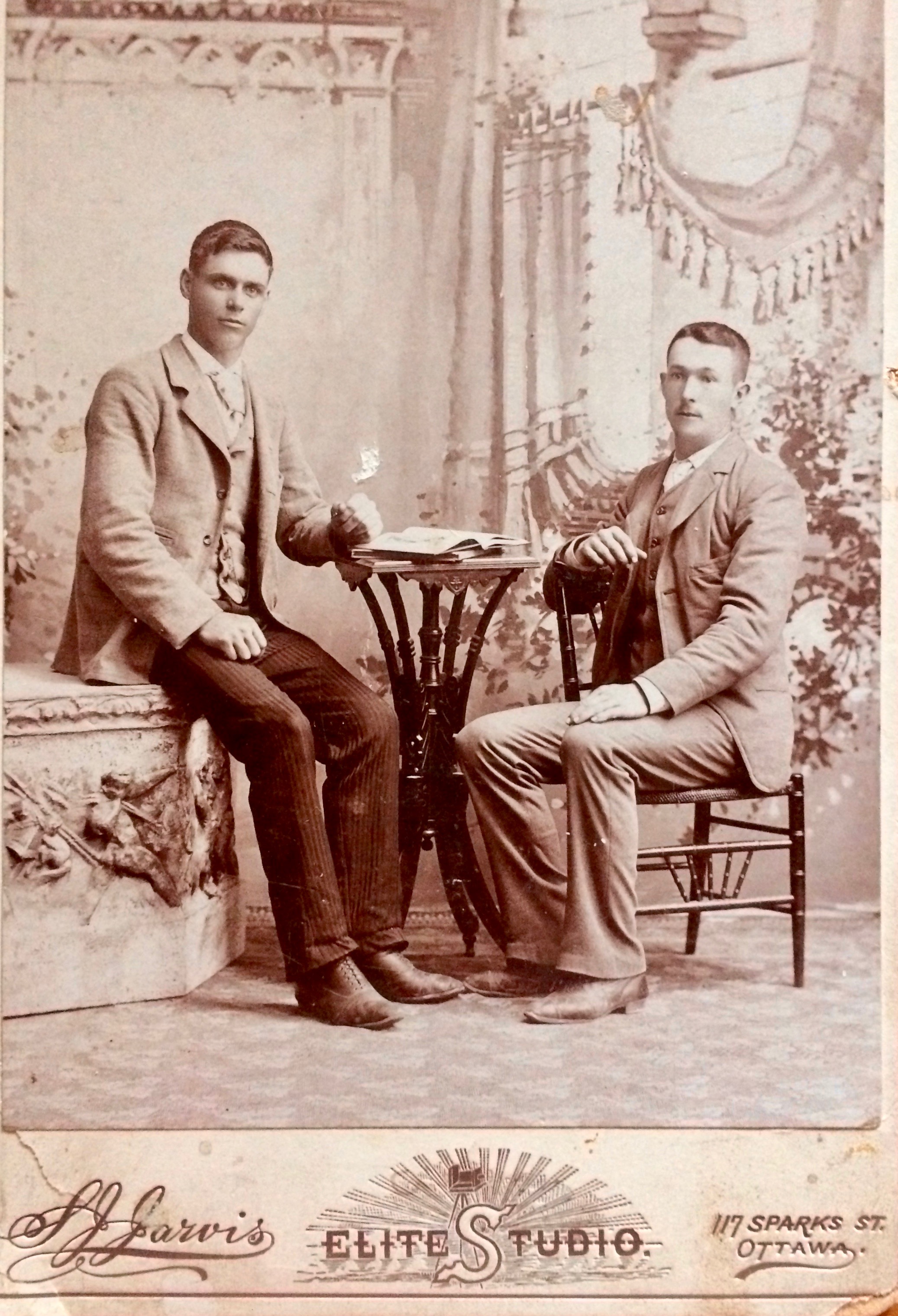 John Maxime Lizette, et son beau-frère François Gagnon, l'oncle "Bébé" de Blanche.